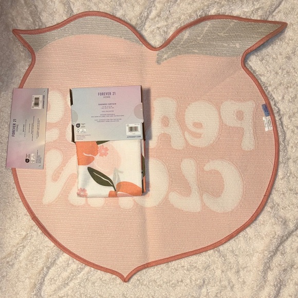 F21 Home Peachy Clean Bathmat and Shower Curtain - Picture 4 of 4